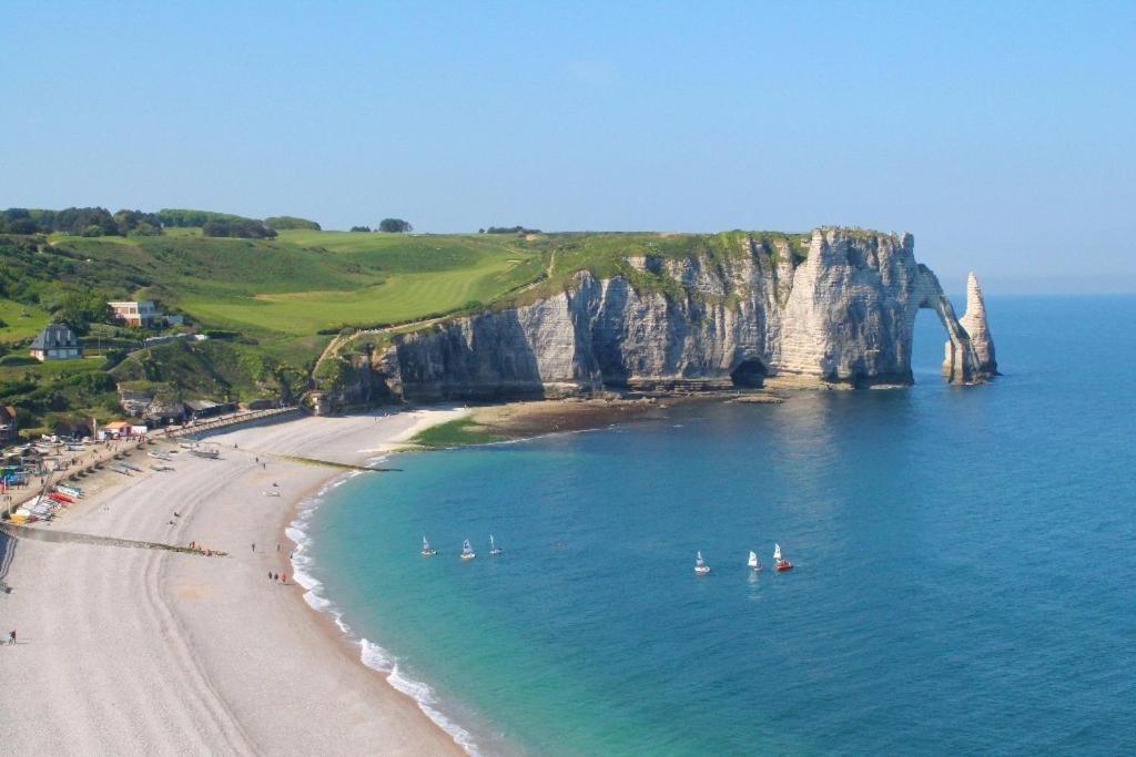 Camping Les Falaises De Toussaint Экстерьер фото